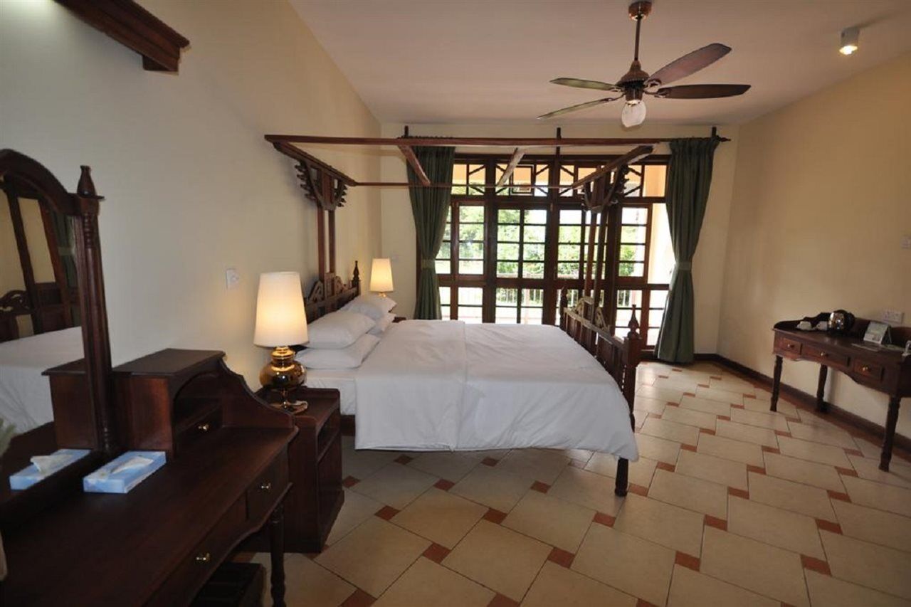 Hunters Lodge Twaandu Bagian luar foto